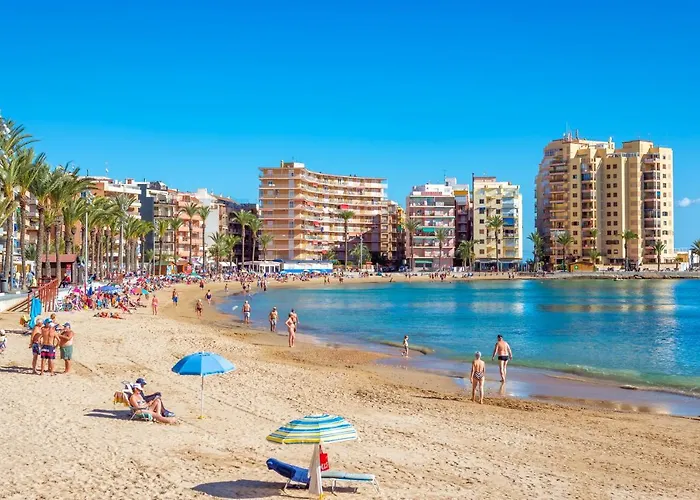 Sunny Casita, Torrevieja, Modern 2 Bed Top Floor Apartment