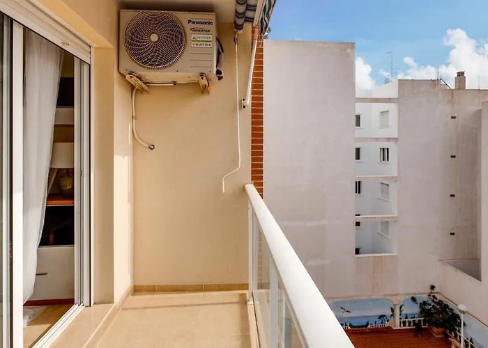 Sunny Casita, Torrevieja, Modern 2 Bed Top Floor Apartment