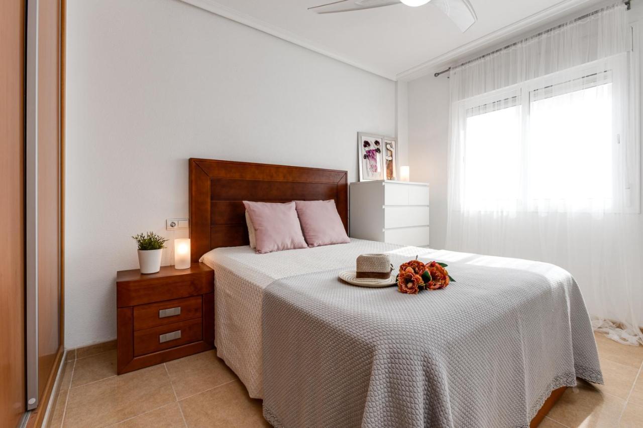 Sunny Casita, Torrevieja, Modern 2 Bed Floor Apartment *